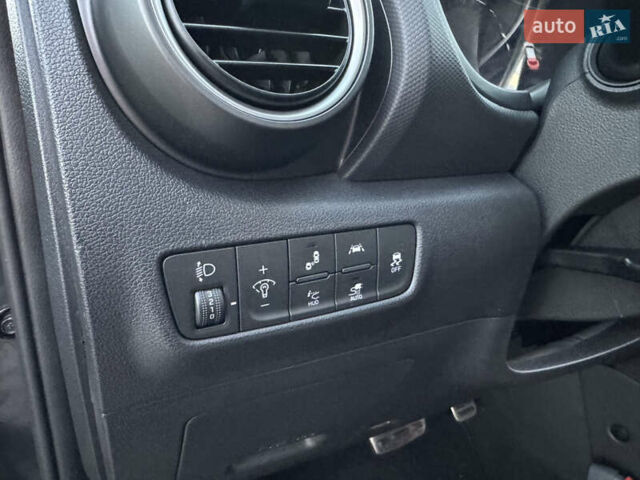 Сірий Хендай Kona Electric, об'ємом двигуна 0 л та пробігом 114 тис. км за 17999 $, фото 30 на Automoto.ua