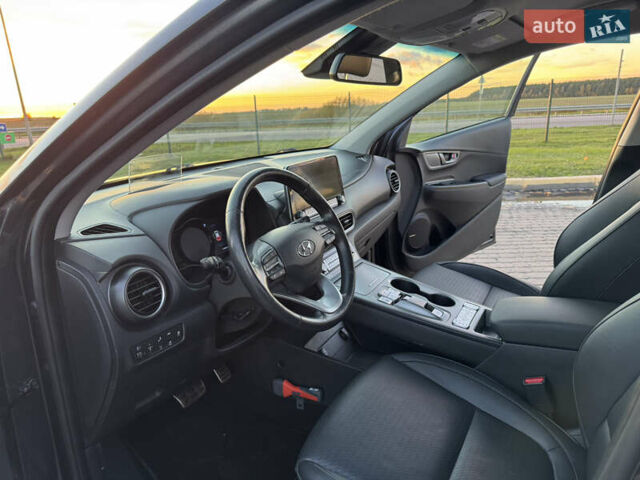 Сірий Хендай Kona Electric, об'ємом двигуна 0 л та пробігом 114 тис. км за 17999 $, фото 28 на Automoto.ua