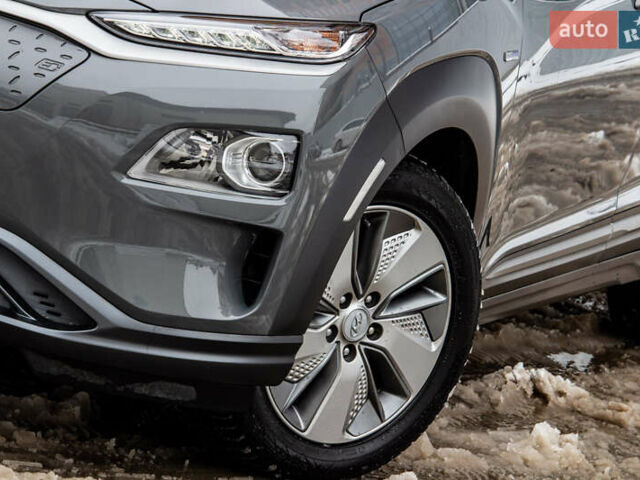 Сірий Хендай Kona Electric, об'ємом двигуна 0 л та пробігом 26 тис. км за 16300 $, фото 8 на Automoto.ua