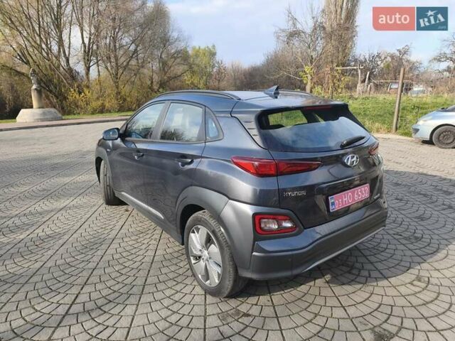Серый Хендай Kona Electric, объемом двигателя 0 л и пробегом 122 тыс. км за 16550 $, фото 19 на Automoto.ua