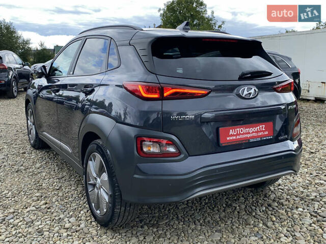 Серый Хендай Kona Electric, объемом двигателя 0 л и пробегом 69 тыс. км за 20400 $, фото 18 на Automoto.ua