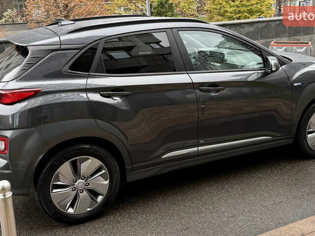 Серый Хендай Kona Electric, объемом двигателя 0 л и пробегом 130 тыс. км за 18500 $, фото 32 на Automoto.ua