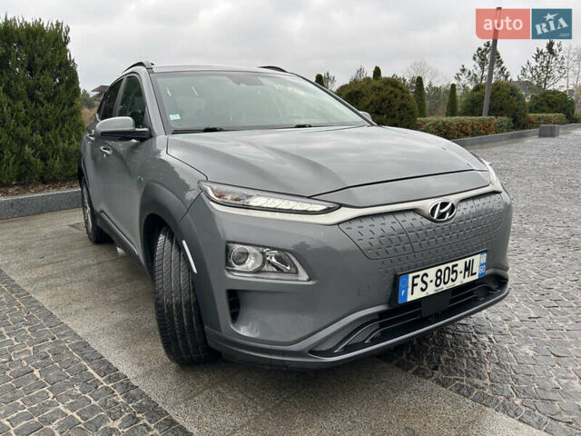 Сірий Хендай Kona Electric, об'ємом двигуна 0 л та пробігом 61 тис. км за 15780 $, фото 1 на Automoto.ua