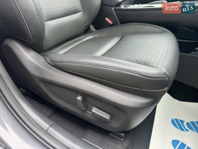 Сірий Хендай Kona Electric, об'ємом двигуна 0 л та пробігом 78 тис. км за 18900 $, фото 31 на Automoto.ua