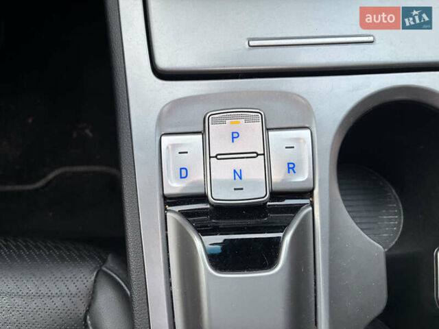 Серый Хендай Kona Electric, объемом двигателя 0 л и пробегом 117 тыс. км за 18800 $, фото 18 на Automoto.ua