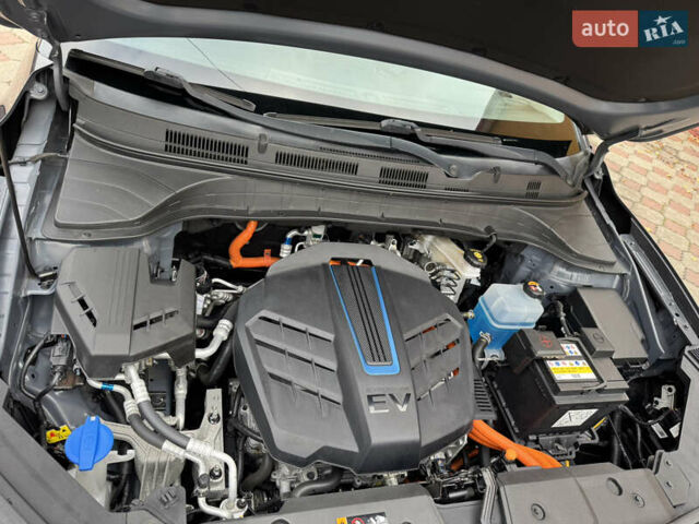 Серый Хендай Kona Electric, объемом двигателя 0 л и пробегом 106 тыс. км за 15999 $, фото 37 на Automoto.ua