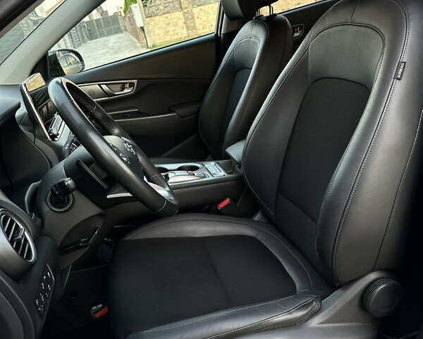 Серый Хендай Kona Electric, объемом двигателя 0 л и пробегом 159 тыс. км за 16900 $, фото 34 на Automoto.ua