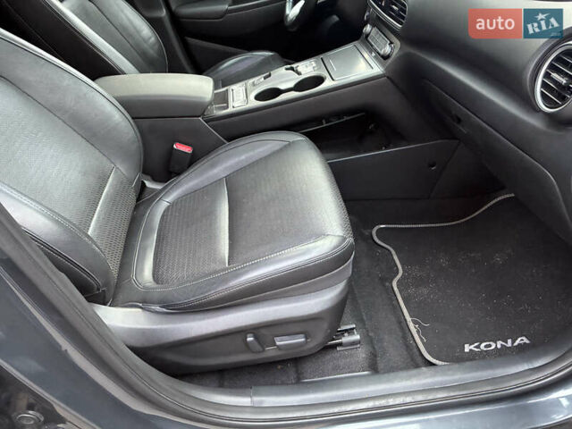 Серый Хендай Kona Electric, объемом двигателя 0 л и пробегом 117 тыс. км за 18800 $, фото 15 на Automoto.ua