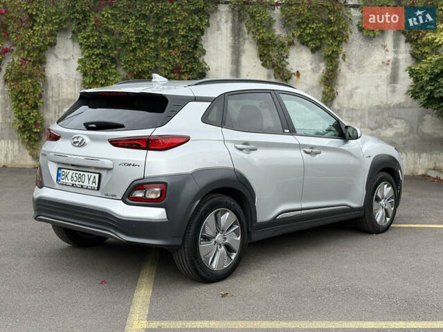 Серый Хендай Kona Electric, объемом двигателя 0 л и пробегом 26 тыс. км за 18850 $, фото 20 на Automoto.ua