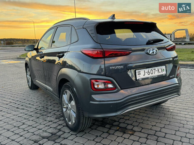 Сірий Хендай Kona Electric, об'ємом двигуна 0 л та пробігом 114 тис. км за 17999 $, фото 14 на Automoto.ua