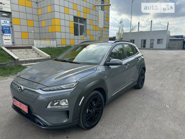 Серый Хендай Kona Electric, объемом двигателя 0 л и пробегом 38 тыс. км за 16799 $, фото 2 на Automoto.ua