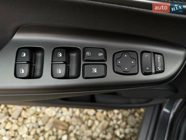 Серый Хендай Kona Electric, объемом двигателя 0 л и пробегом 36 тыс. км за 20700 $, фото 34 на Automoto.ua