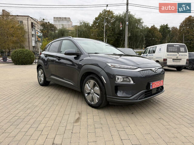 Серый Хендай Kona Electric, объемом двигателя 0 л и пробегом 52 тыс. км за 19000 $, фото 1 на Automoto.ua