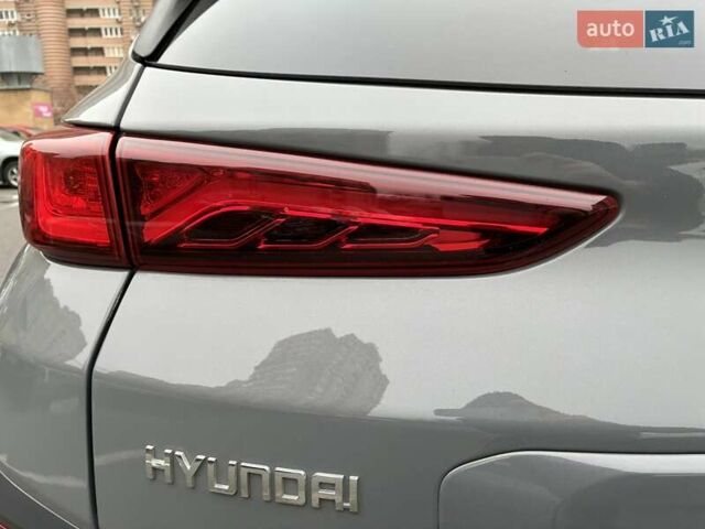 Серый Хендай Kona Electric, объемом двигателя 0 л и пробегом 78 тыс. км за 19500 $, фото 36 на Automoto.ua