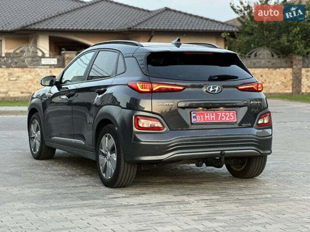 Серый Хендай Kona Electric, объемом двигателя 0 л и пробегом 159 тыс. км за 16900 $, фото 8 на Automoto.ua