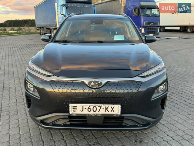 Сірий Хендай Kona Electric, об'ємом двигуна 0 л та пробігом 114 тис. км за 17999 $, фото 3 на Automoto.ua