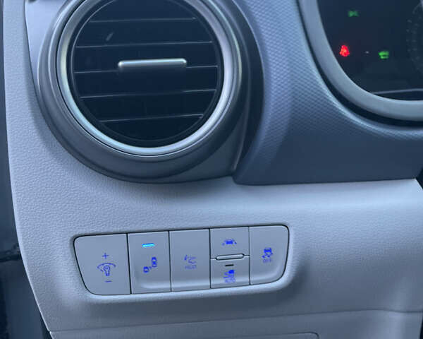 Серый Хендай Kona Electric, объемом двигателя 0 л и пробегом 81 тыс. км за 16099 $, фото 32 на Automoto.ua