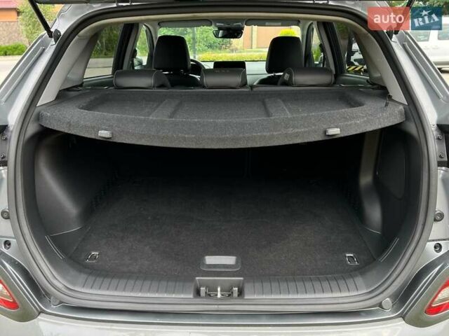 Серый Хендай Kona Electric, объемом двигателя 0 л и пробегом 117 тыс. км за 17990 $, фото 25 на Automoto.ua