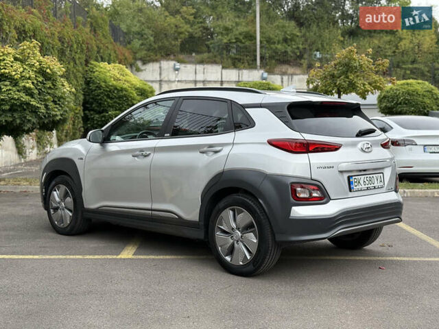 Серый Хендай Kona Electric, объемом двигателя 0 л и пробегом 26 тыс. км за 18850 $, фото 30 на Automoto.ua