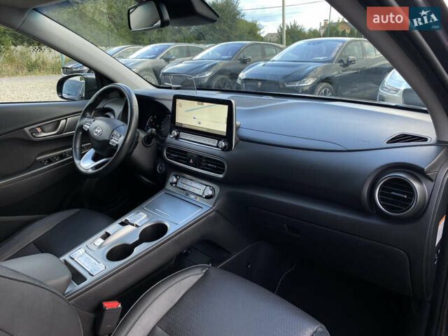 Серый Хендай Kona Electric, объемом двигателя 0 л и пробегом 69 тыс. км за 20400 $, фото 95 на Automoto.ua