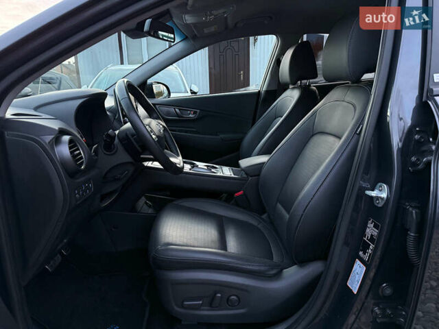 Серый Хендай Kona Electric, объемом двигателя 0 л и пробегом 36 тыс. км за 20700 $, фото 38 на Automoto.ua