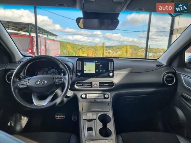 Серый Хендай Kona Electric, объемом двигателя 0 л и пробегом 42 тыс. км за 16200 $, фото 40 на Automoto.ua