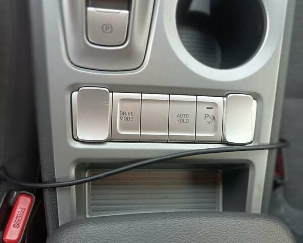Серый Хендай Kona Electric, объемом двигателя 0 л и пробегом 80 тыс. км за 17300 $, фото 15 на Automoto.ua