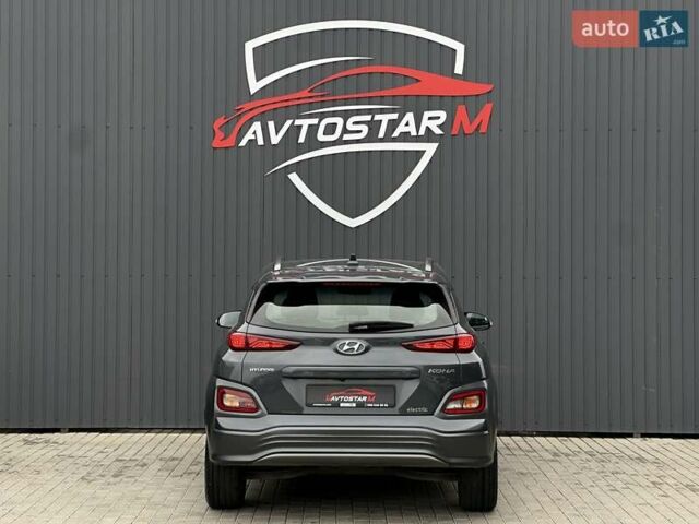 Сірий Хендай Kona Electric, об'ємом двигуна 0 л та пробігом 63 тис. км за 18500 $, фото 17 на Automoto.ua