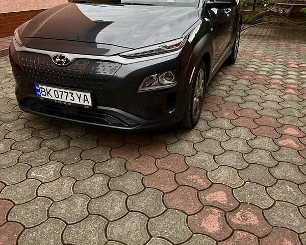 Сірий Хендай Kona Electric, об'ємом двигуна 0 л та пробігом 23 тис. км за 29000 $, фото 2 на Automoto.ua