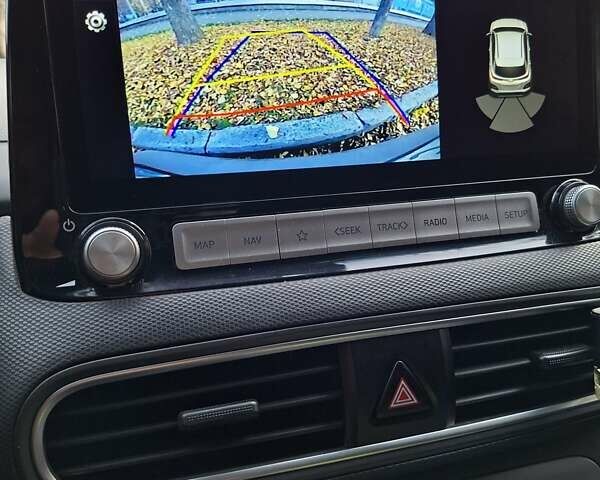 Серый Хендай Kona Electric, объемом двигателя 0 л и пробегом 87 тыс. км за 15200 $, фото 44 на Automoto.ua