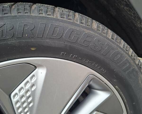 Серый Хендай Kona Electric, объемом двигателя 0 л и пробегом 87 тыс. км за 15200 $, фото 13 на Automoto.ua