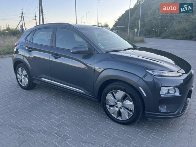 Сірий Хендай Kona Electric, об'ємом двигуна 0 л та пробігом 31 тис. км за 15500 $, фото 4 на Automoto.ua