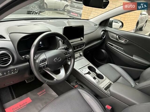 Серый Хендай Kona Electric, объемом двигателя 0 л и пробегом 78 тыс. км за 19500 $, фото 79 на Automoto.ua