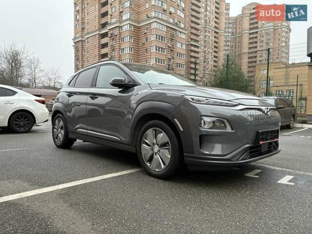 Серый Хендай Kona Electric, объемом двигателя 0 л и пробегом 78 тыс. км за 19500 $, фото 5 на Automoto.ua
