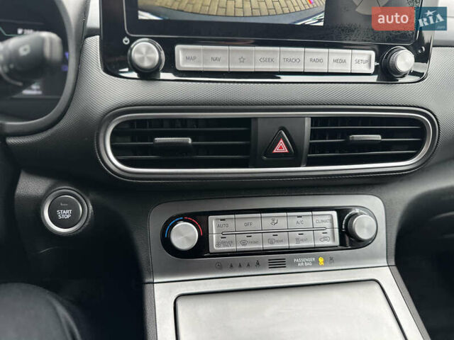 Серый Хендай Kona Electric, объемом двигателя 0 л и пробегом 158 тыс. км за 16300 $, фото 44 на Automoto.ua