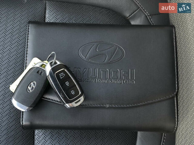 Сірий Хендай Kona Electric, об'ємом двигуна 0 л та пробігом 69 тис. км за 20900 $, фото 100 на Automoto.ua