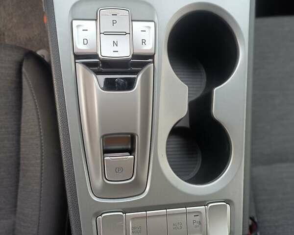 Серый Хендай Kona Electric, объемом двигателя 0 л и пробегом 80 тыс. км за 17300 $, фото 13 на Automoto.ua