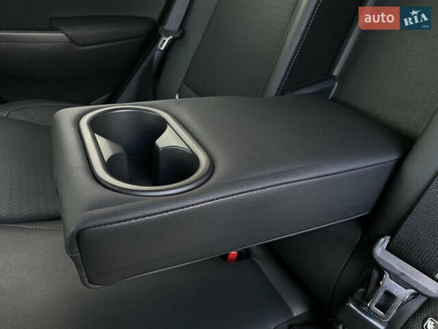 Серый Хендай Kona Electric, объемом двигателя 0 л и пробегом 69 тыс. км за 20400 $, фото 87 на Automoto.ua