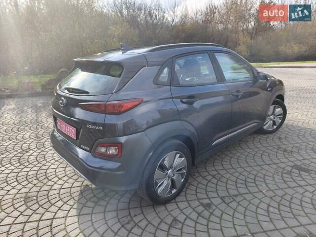 Серый Хендай Kona Electric, объемом двигателя 0 л и пробегом 122 тыс. км за 16550 $, фото 17 на Automoto.ua