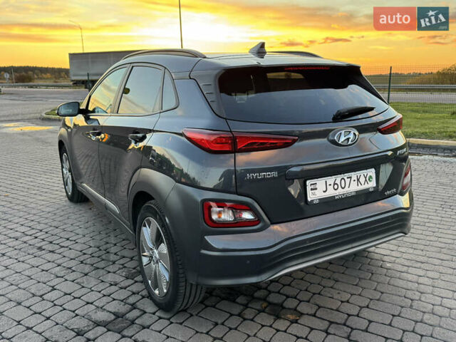 Сірий Хендай Kona Electric, об'ємом двигуна 0 л та пробігом 114 тис. км за 17999 $, фото 13 на Automoto.ua