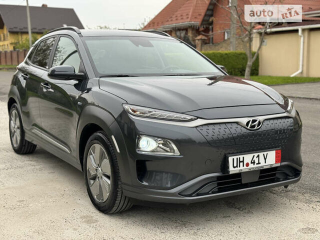 Сірий Хендай Kona Electric, об'ємом двигуна 0 л та пробігом 43 тис. км за 17499 $, фото 9 на Automoto.ua