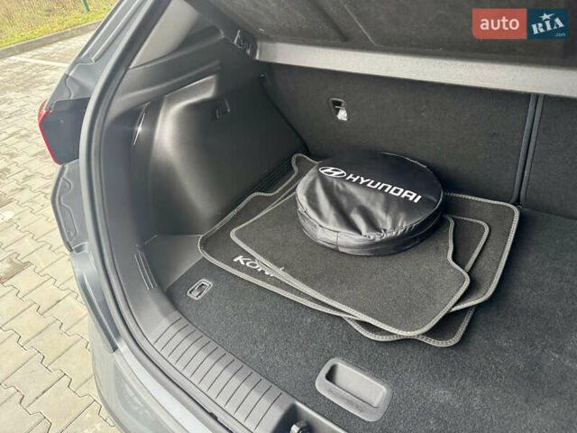 Сірий Хендай Kona Electric, об'ємом двигуна 0 л та пробігом 78 тис. км за 18900 $, фото 19 на Automoto.ua