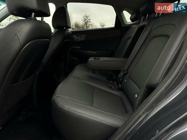 Сірий Хендай Kona Electric, об'ємом двигуна 0 л та пробігом 76 тис. км за 20500 $, фото 79 на Automoto.ua