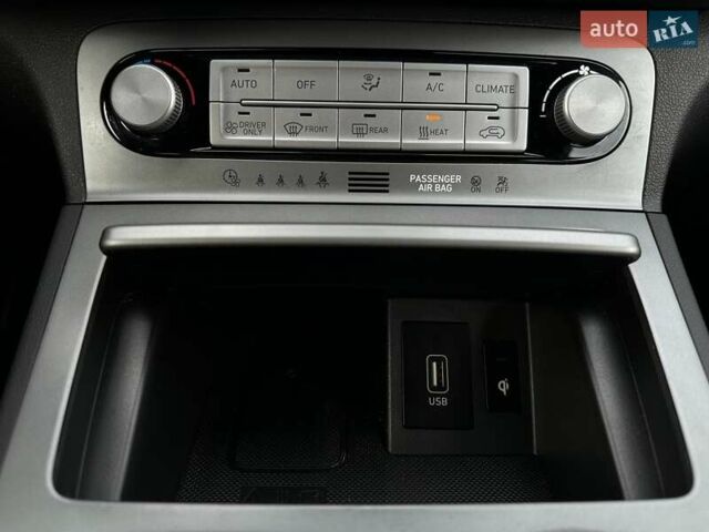 Сірий Хендай Kona Electric, об'ємом двигуна 0 л та пробігом 76 тис. км за 20500 $, фото 13 на Automoto.ua