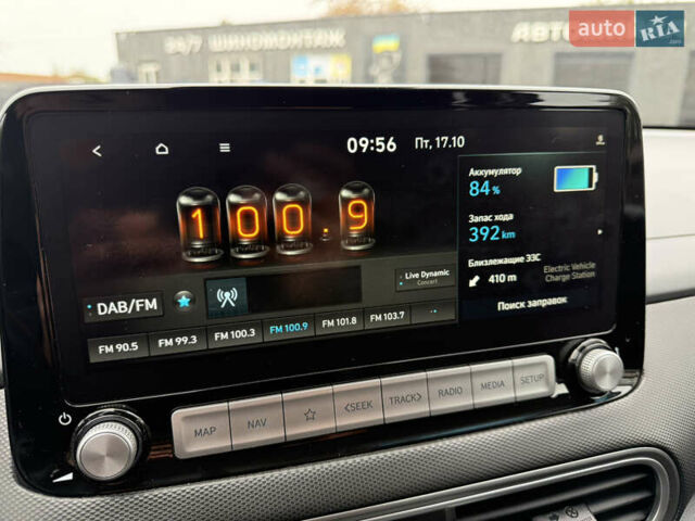 Серый Хендай Kona Electric, объемом двигателя 0 л и пробегом 52 тыс. км за 19000 $, фото 22 на Automoto.ua