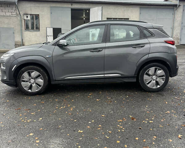 Сірий Хендай Kona Electric, об'ємом двигуна 0 л та пробігом 56 тис. км за 15400 $, фото 10 на Automoto.ua