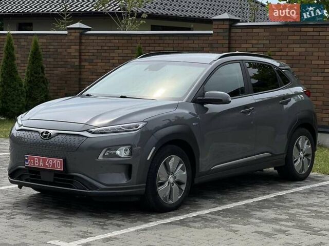 Серый Хендай Kona Electric, объемом двигателя 0 л и пробегом 117 тыс. км за 17990 $, фото 2 на Automoto.ua