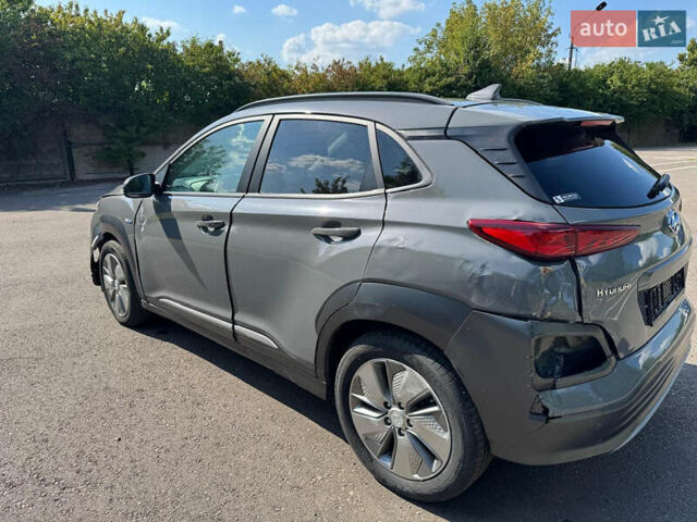 Серый Хендай Kona Electric, объемом двигателя 0 л и пробегом 44 тыс. км за 13400 $, фото 5 на Automoto.ua