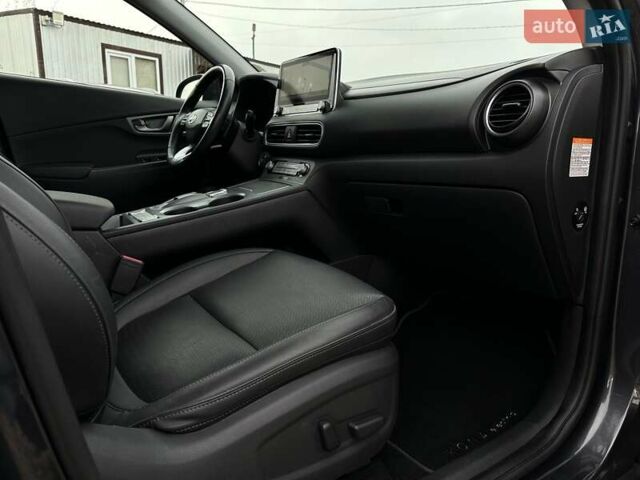 Сірий Хендай Kona Electric, об'ємом двигуна 0 л та пробігом 76 тис. км за 20500 $, фото 86 на Automoto.ua