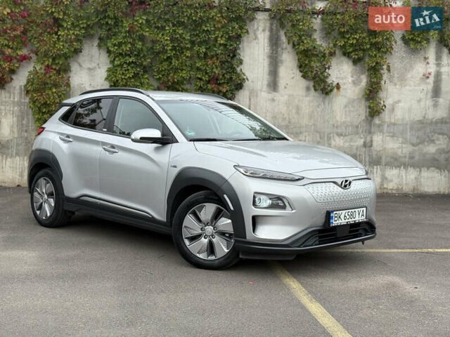 Серый Хендай Kona Electric, объемом двигателя 0 л и пробегом 26 тыс. км за 18850 $, фото 11 на Automoto.ua